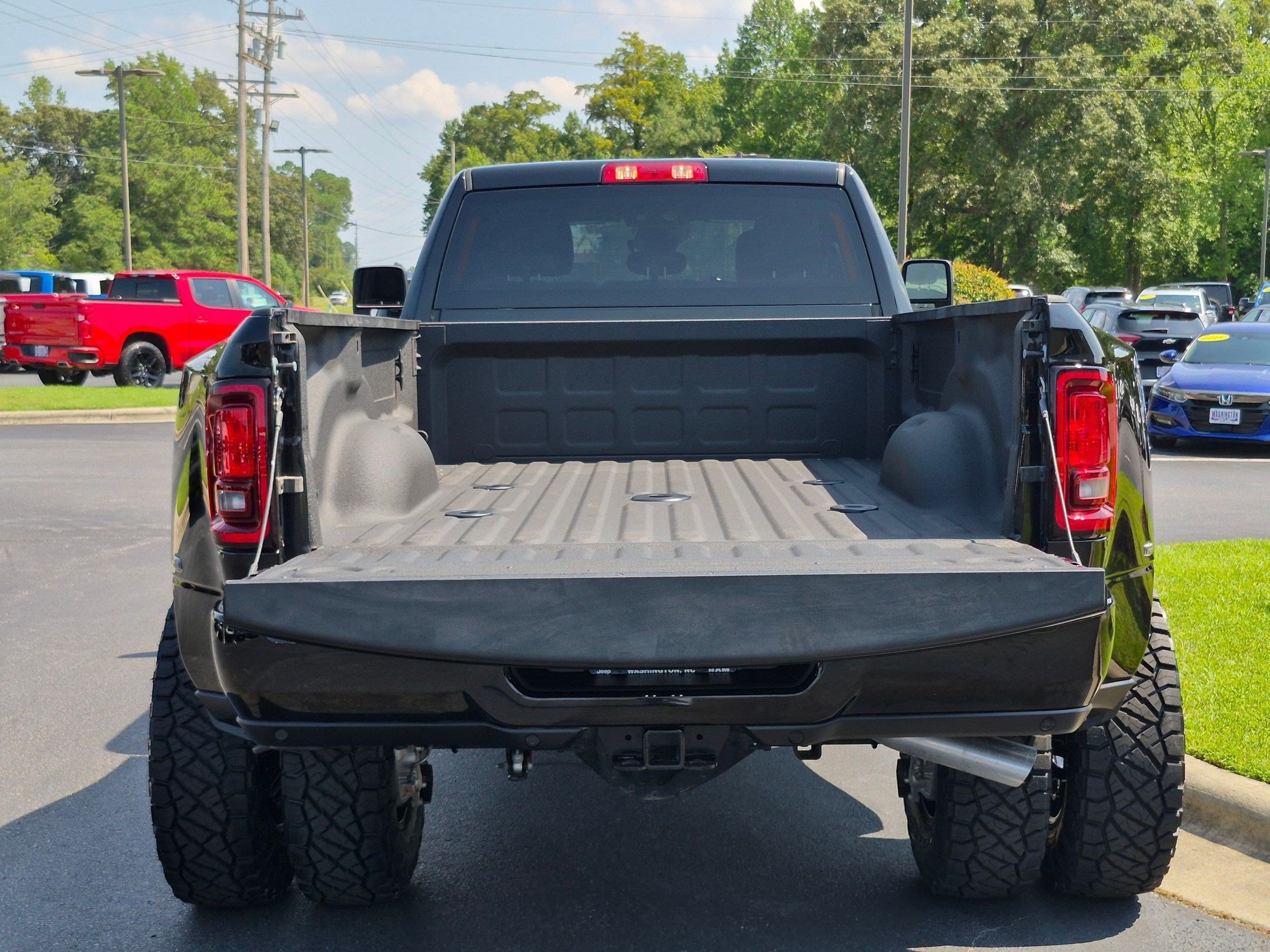 New 2026 RAM 3500 Big Horn AWD/4WD image 16