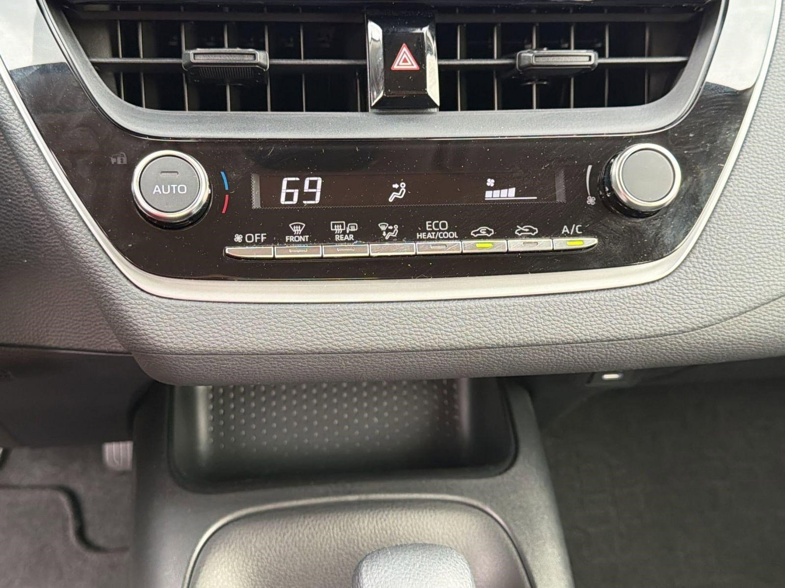 Used 2026 Toyota Corolla LE FWD image 24