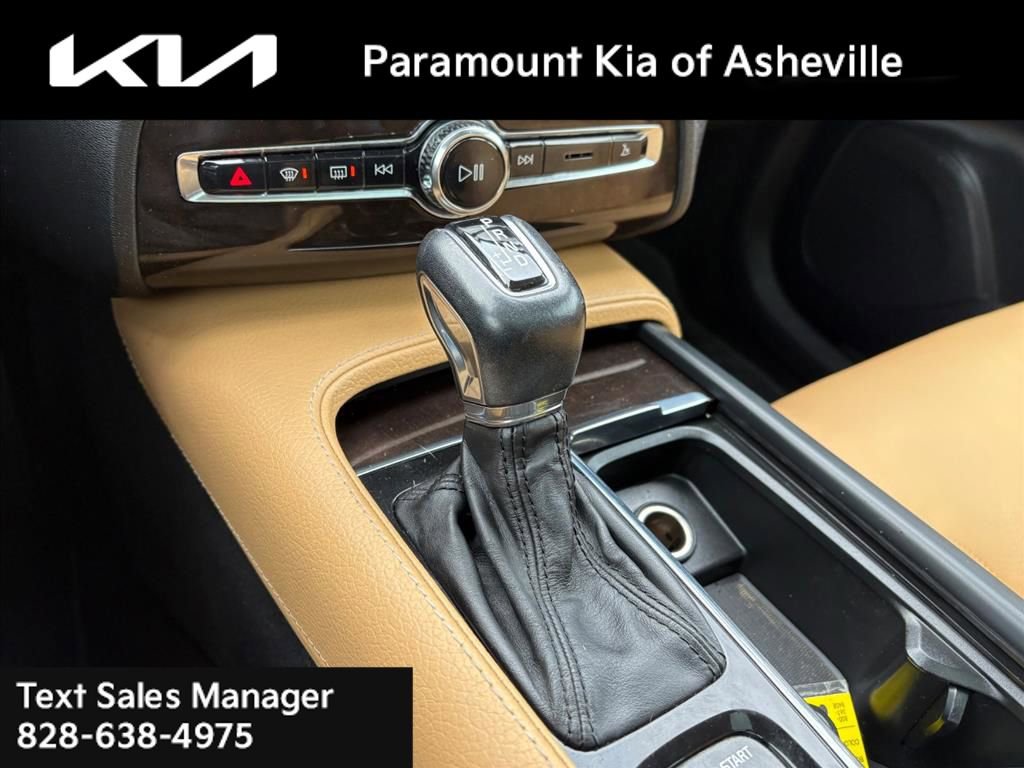 Used 2016 Volvo XC90 T6 Momentum w/ Momentum Plus Package image 26