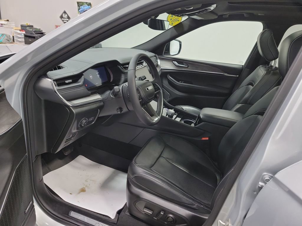 Used 2024 Jeep Grand Cherokee L Overland w/ Trailer Tow Package image 30