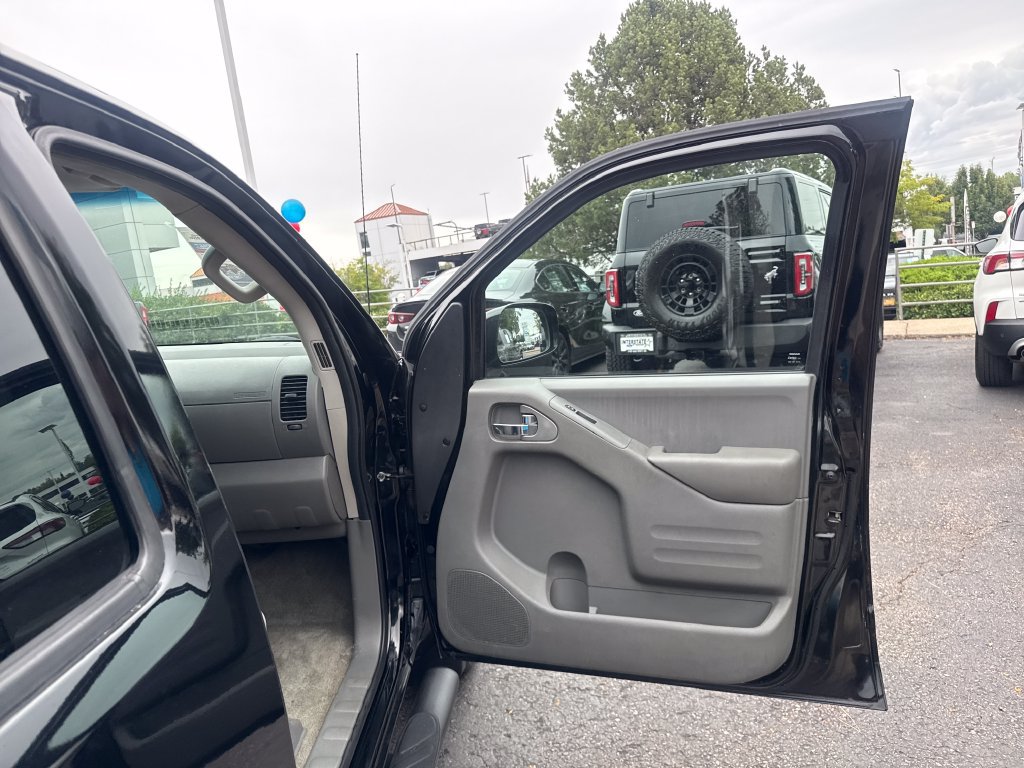 Used 2018 Nissan Frontier SV w/ Value Truck Package AWD/4WD image 27