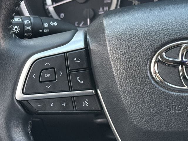 Used 2023 Toyota Highlander XLE image 14