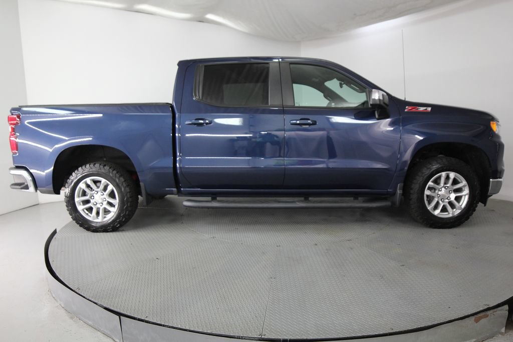 Used 2023 Chevrolet Silverado 1500 LT AWD/4WD image 5