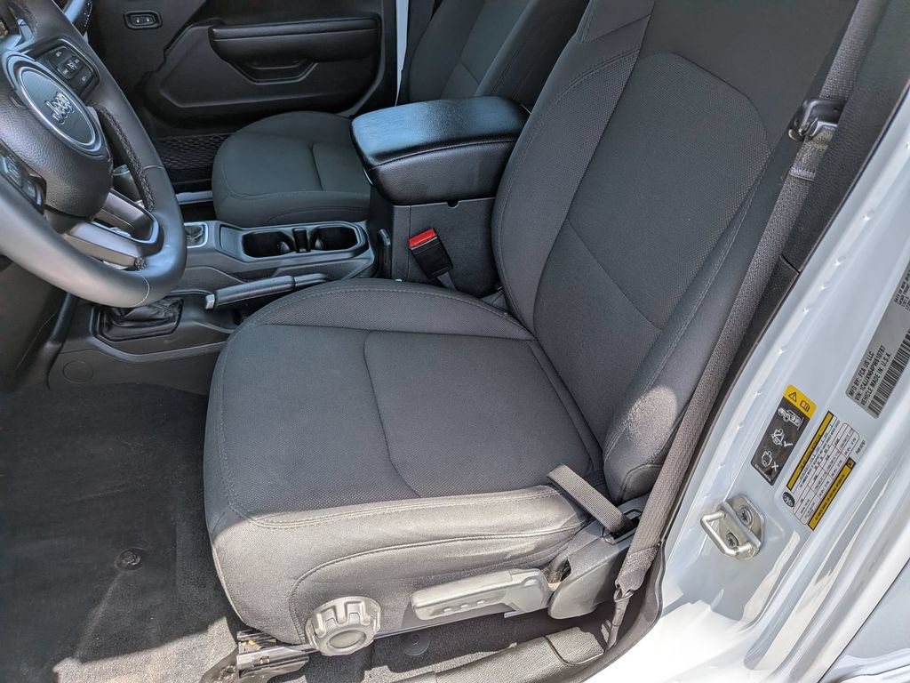 Used 2023 Jeep Wrangler Unlimited w/ Sun & Screen Package AWD/4WD image 22
