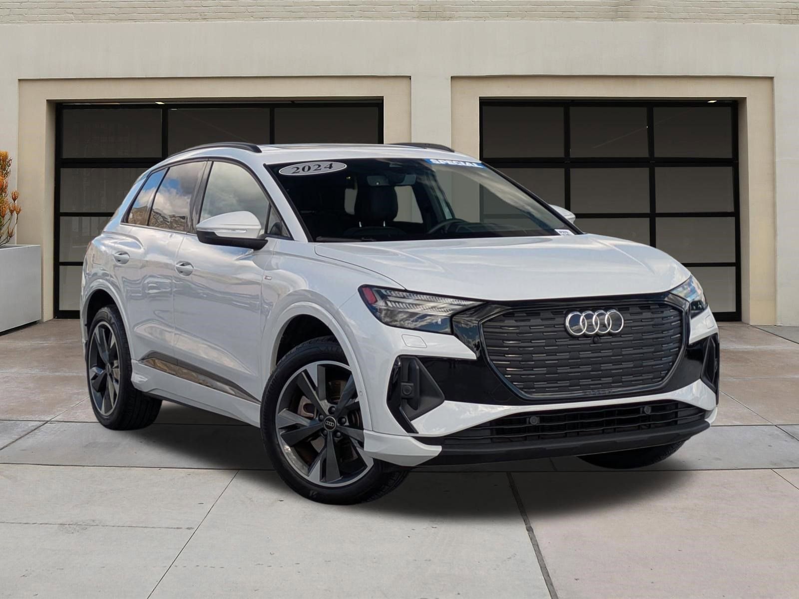 Used 2024 Audi Q4 e-tron Prestige image 32