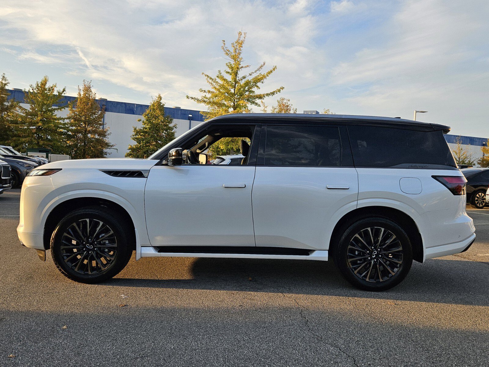 New 2026 INFINITI QX80 Autograph image 9