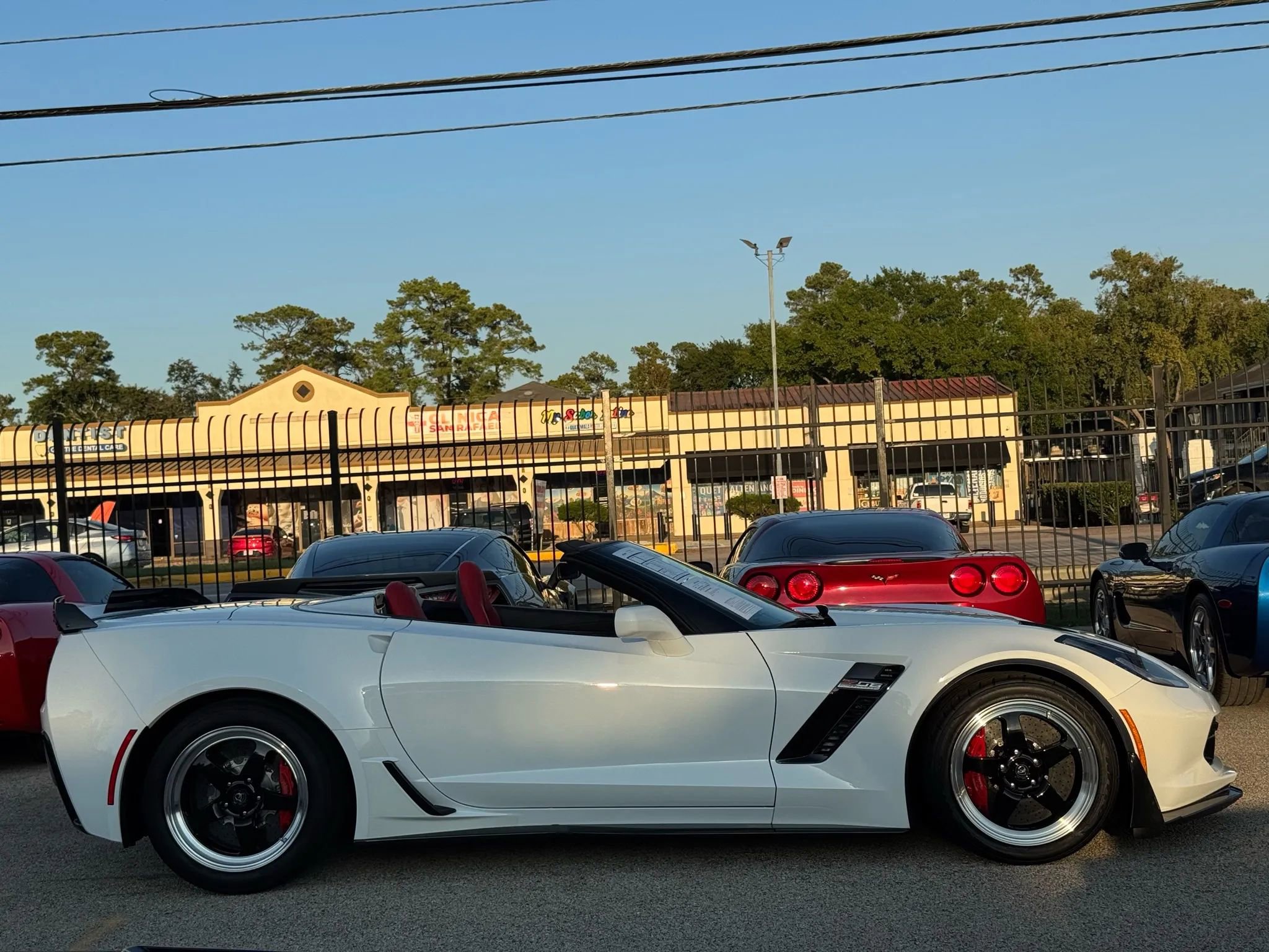 Used 2016 Chevrolet Corvette Z06 w/ 3LZ Preferred Equipment Group image 11