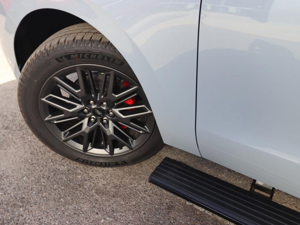 New 2025 Ford Expedition Platinum w/ Stealth Performance Package image 4