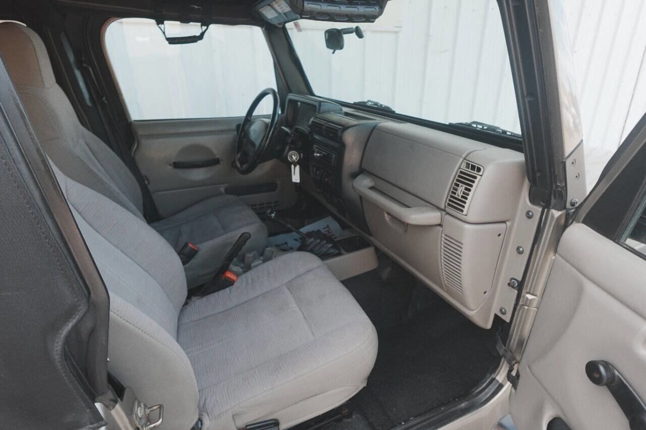 Used 2003 Jeep Wrangler X image 16