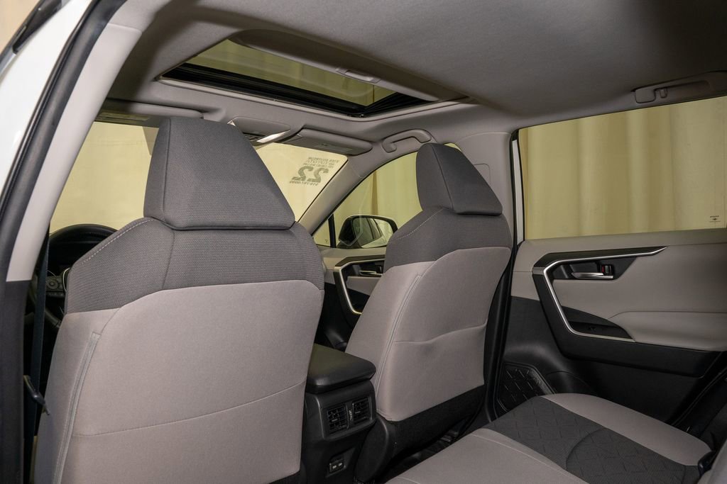 Used 2022 Toyota RAV4 XLE image 10