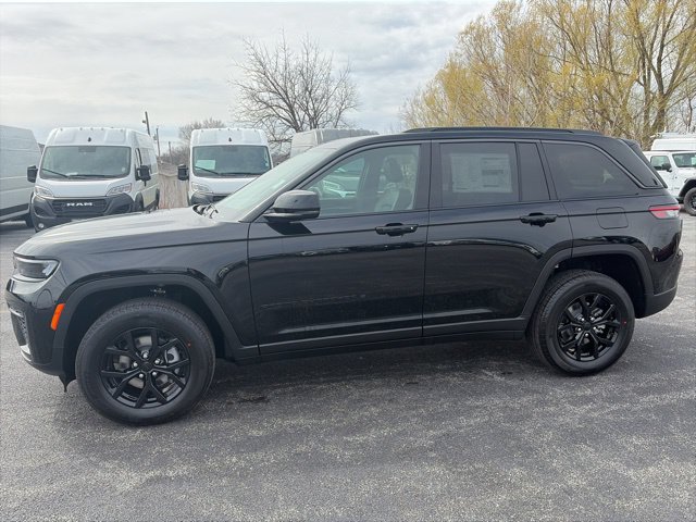 New 2026 Jeep Grand Cherokee Altitude AWD/4WD image 2