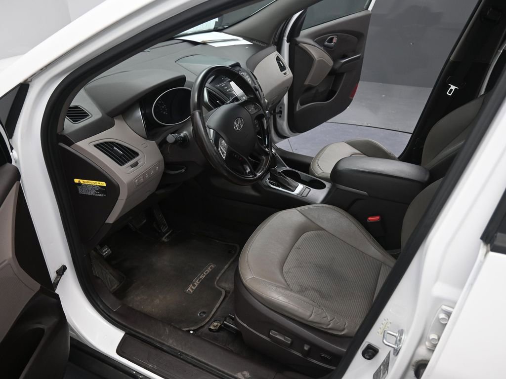 Used 2015 Hyundai Tucson SE AWD/4WD image 11
