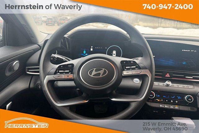 Used 2024 Hyundai Elantra SEL image 7