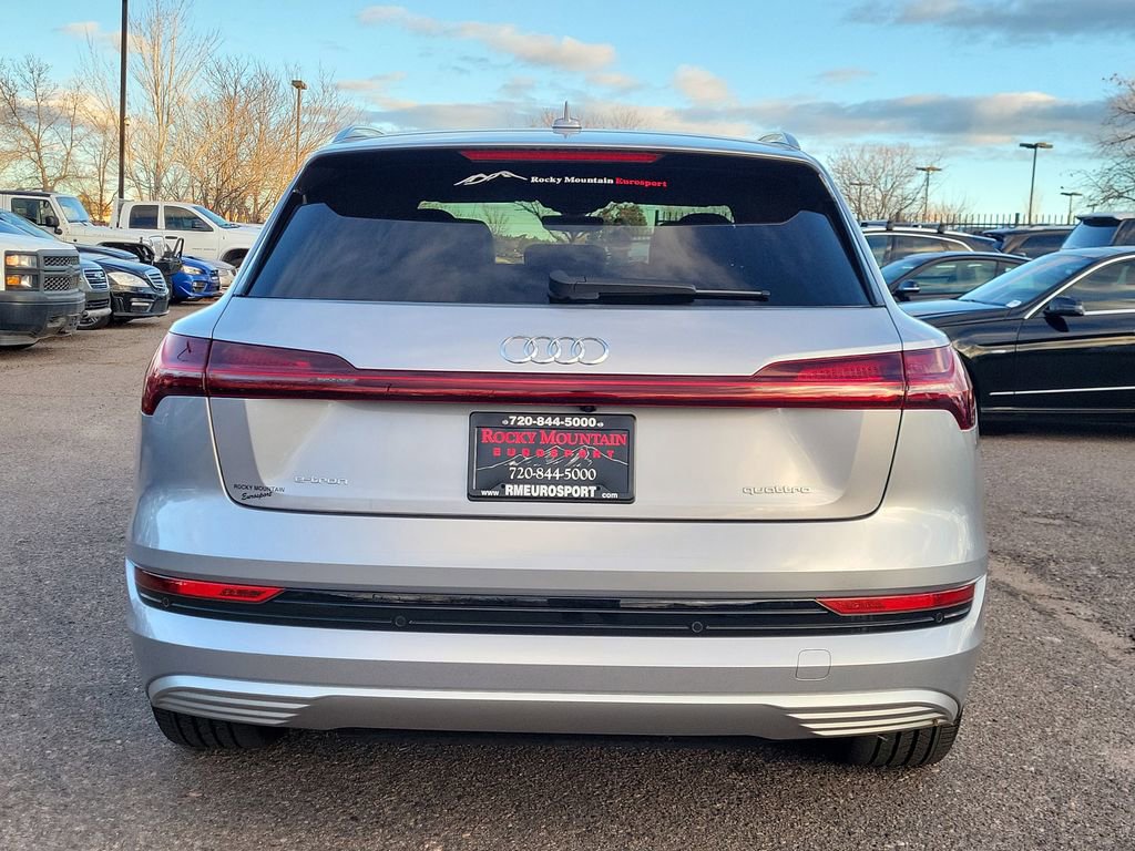 Used 2022 Audi e-tron Premium Plus w/ Premium Plus Package image 5