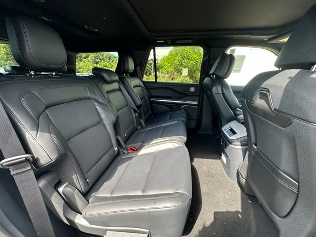 New 2027 Lincoln Navigator Reserve w/ Jet Appearance Package AWD/4WD image 26