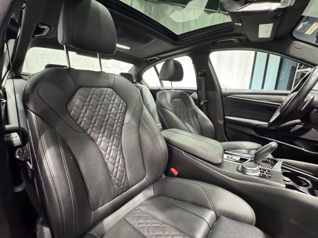 Certified 2023 BMW 530e xDrive w/ Premium Package image 31