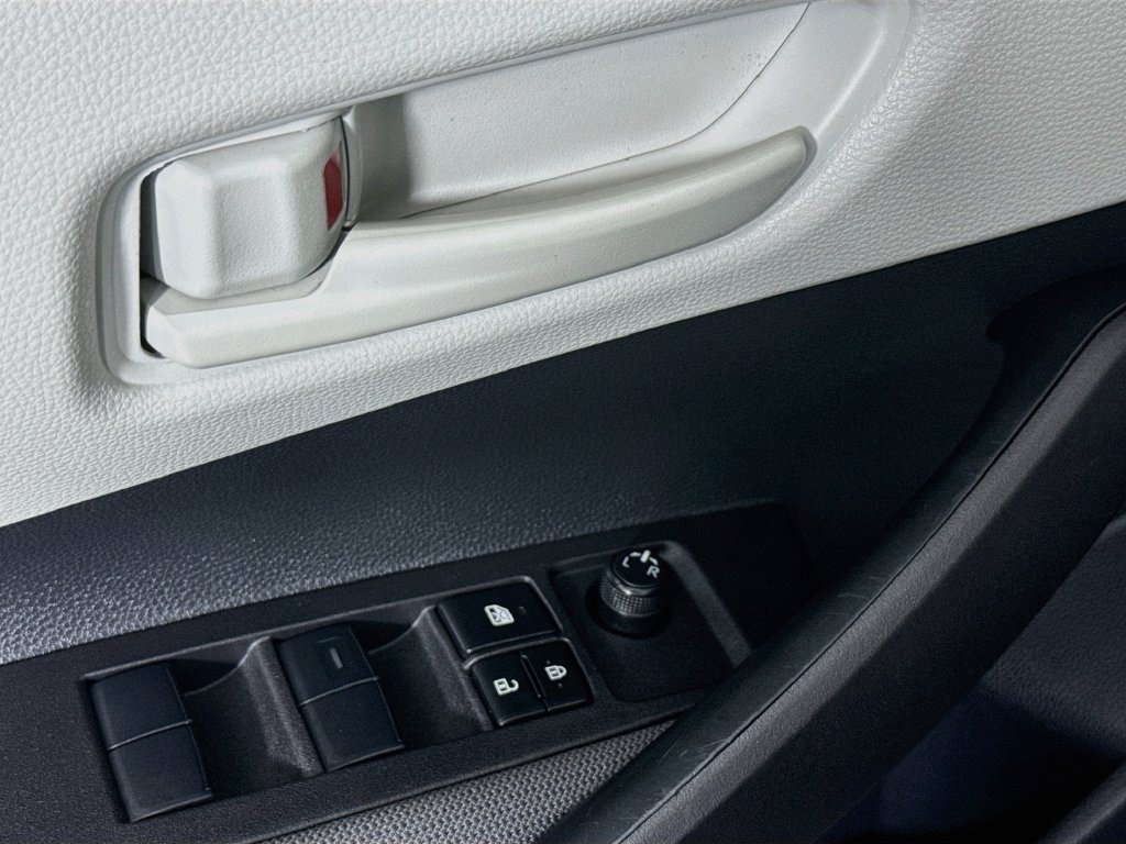 Used 2025 Toyota Corolla LE FWD image 22