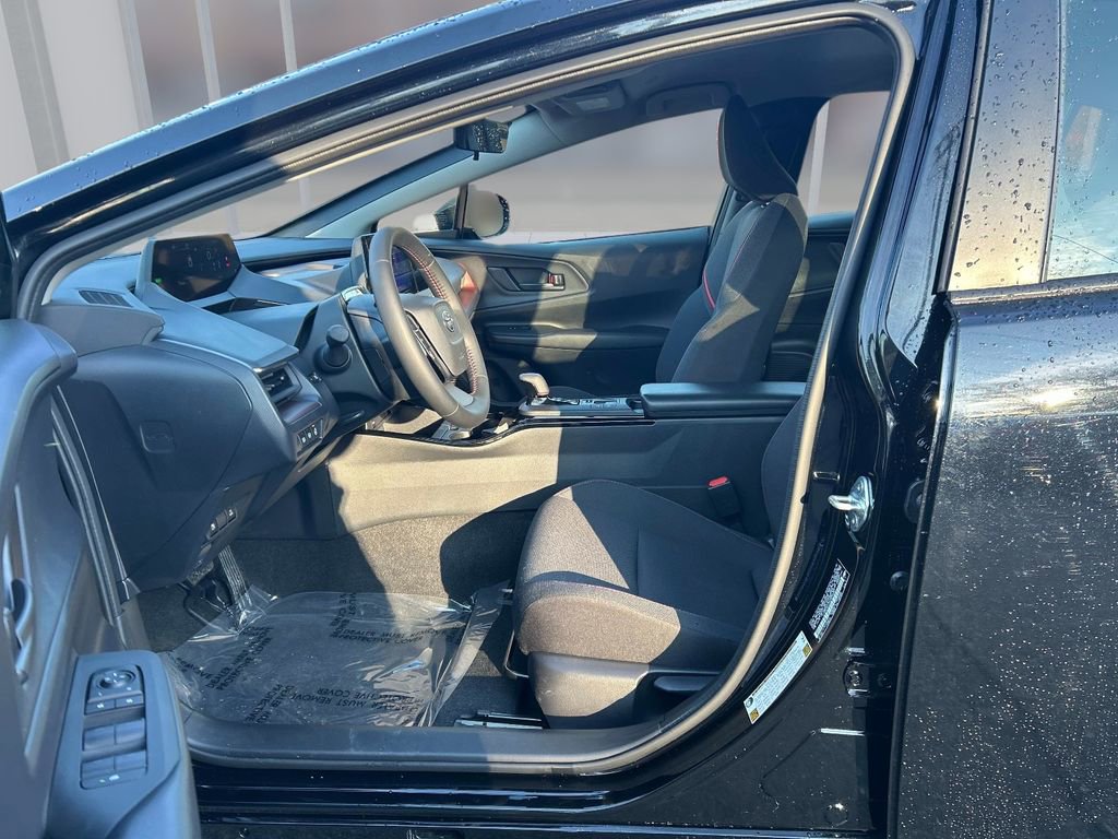 Used 2025 Toyota Prius Plug-In Hybrid image 11