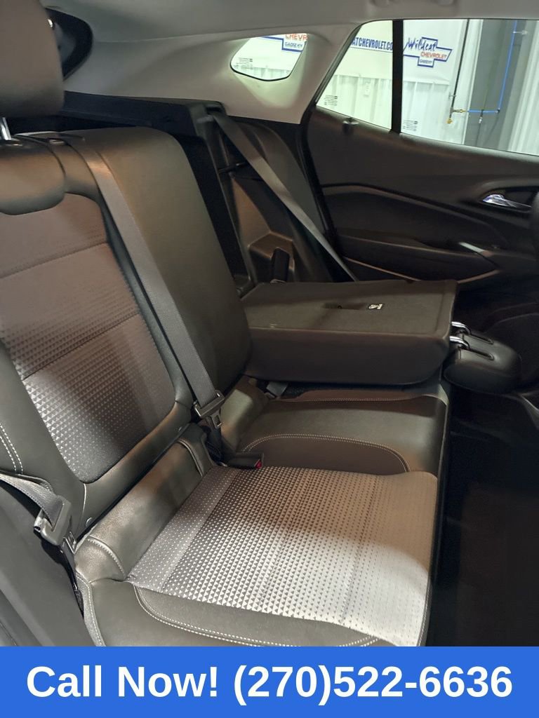 Used 2025 Chevrolet Trax LT image 36