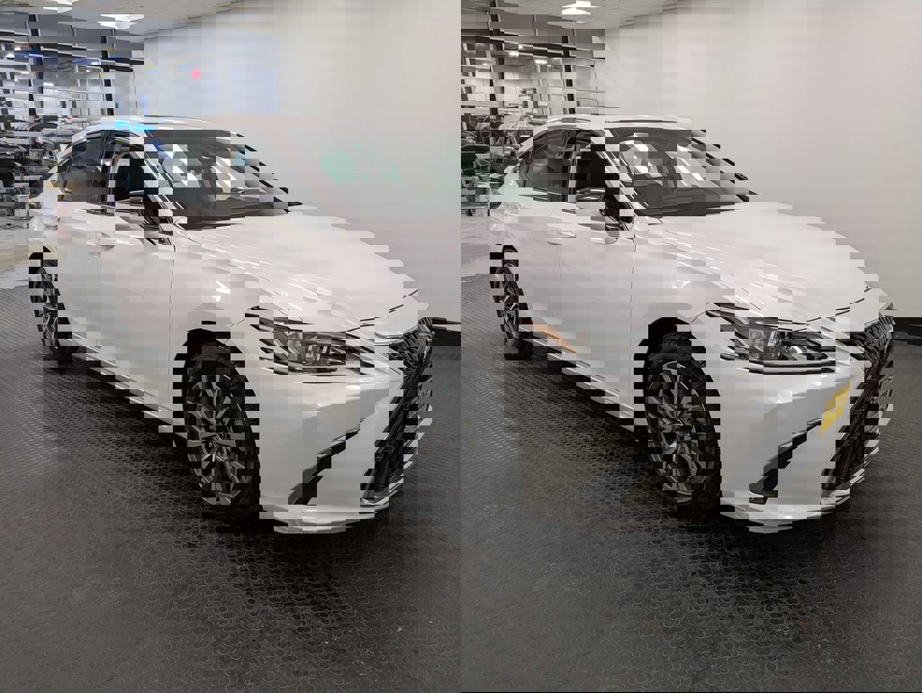 Used 2022 Lexus ES 350 image 3