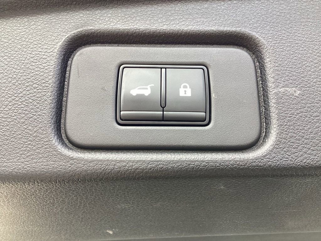 Used 2025 Nissan Pathfinder SV AWD/4WD image 15