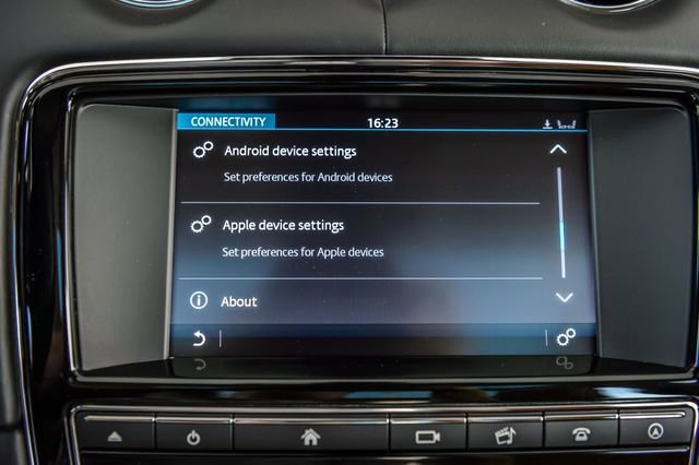 Used 2017 Jaguar XJ L Portfolio image 25