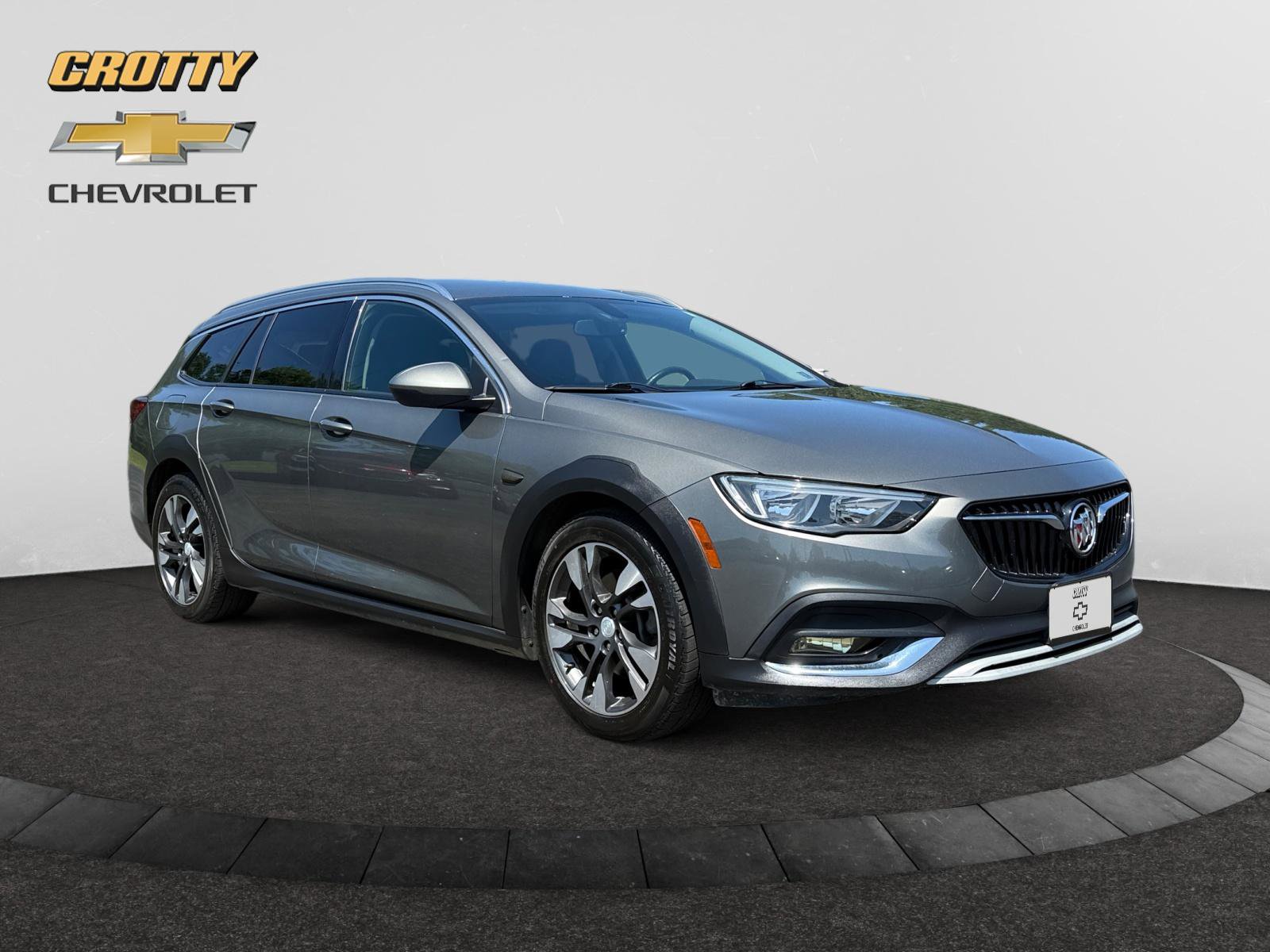Used 2018 Buick Regal Essence w/ Sights and Sounds Package AWD/4WD image 7