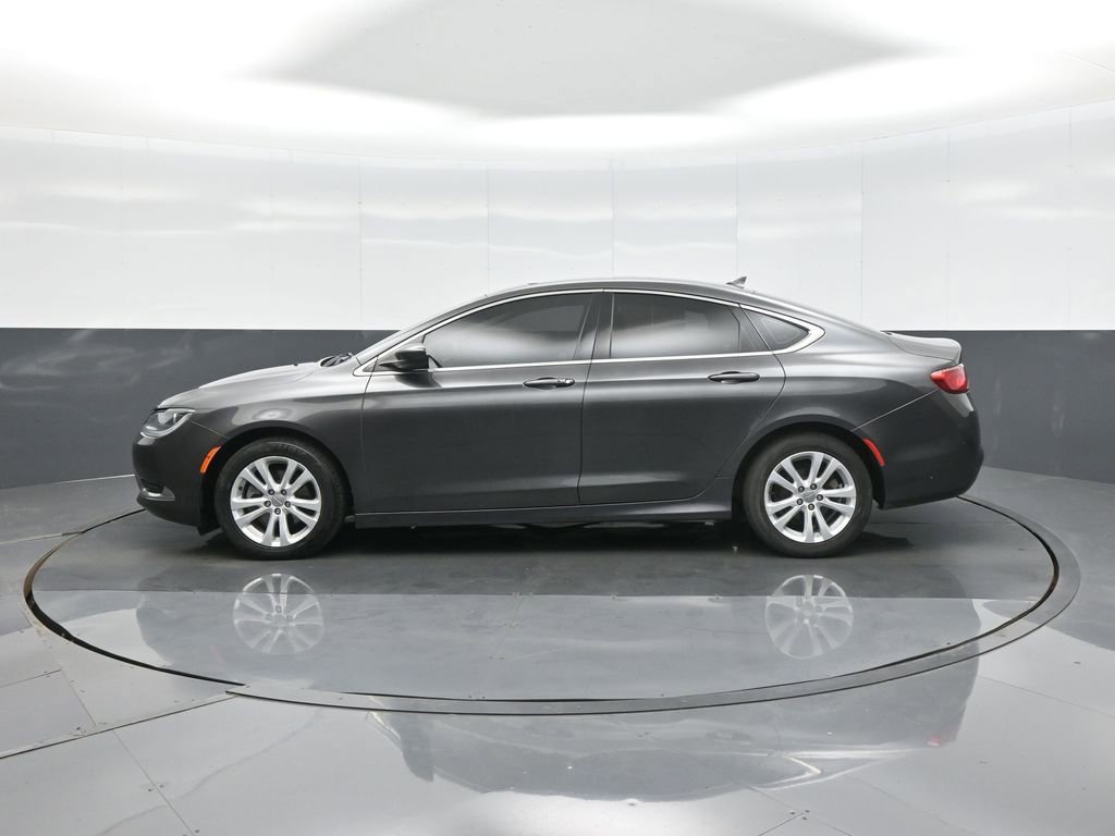 Used 2016 Chrysler 200 Limited w/ Anniversary Edition FWD image 4