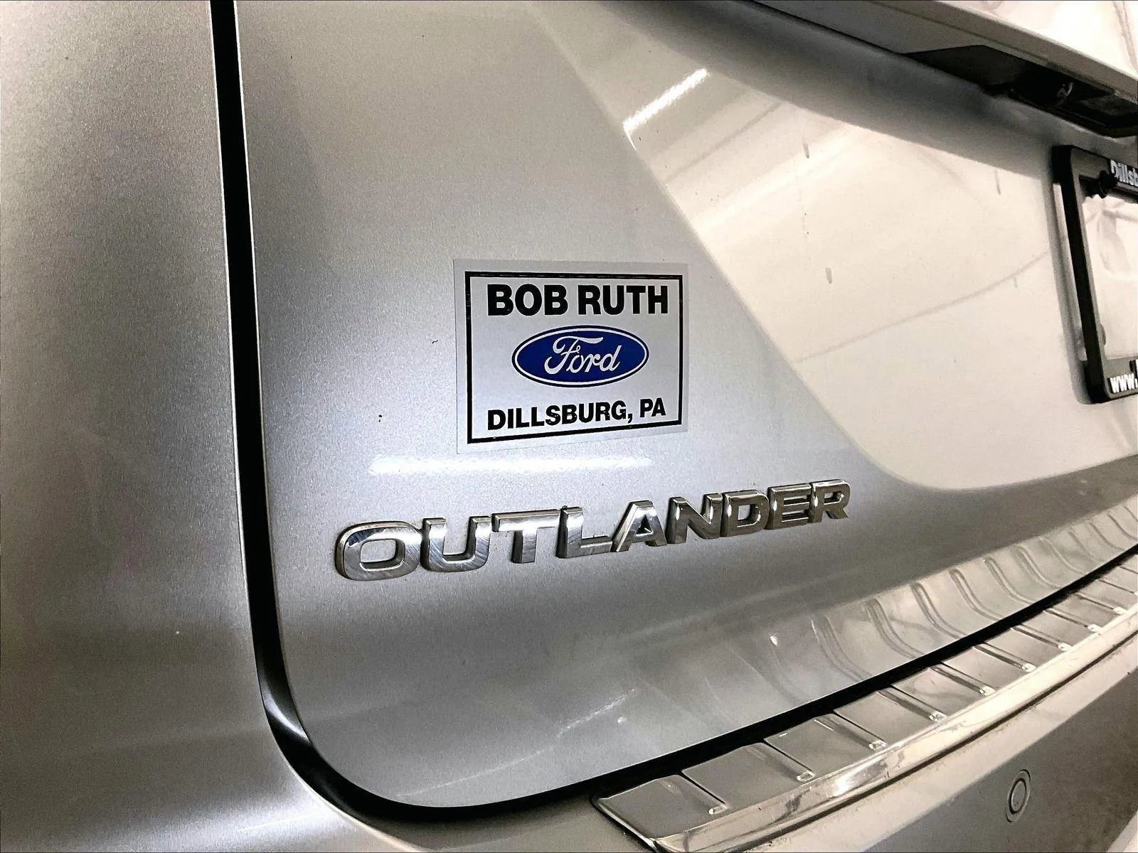 Used 2022 Mitsubishi Outlander SE image 13