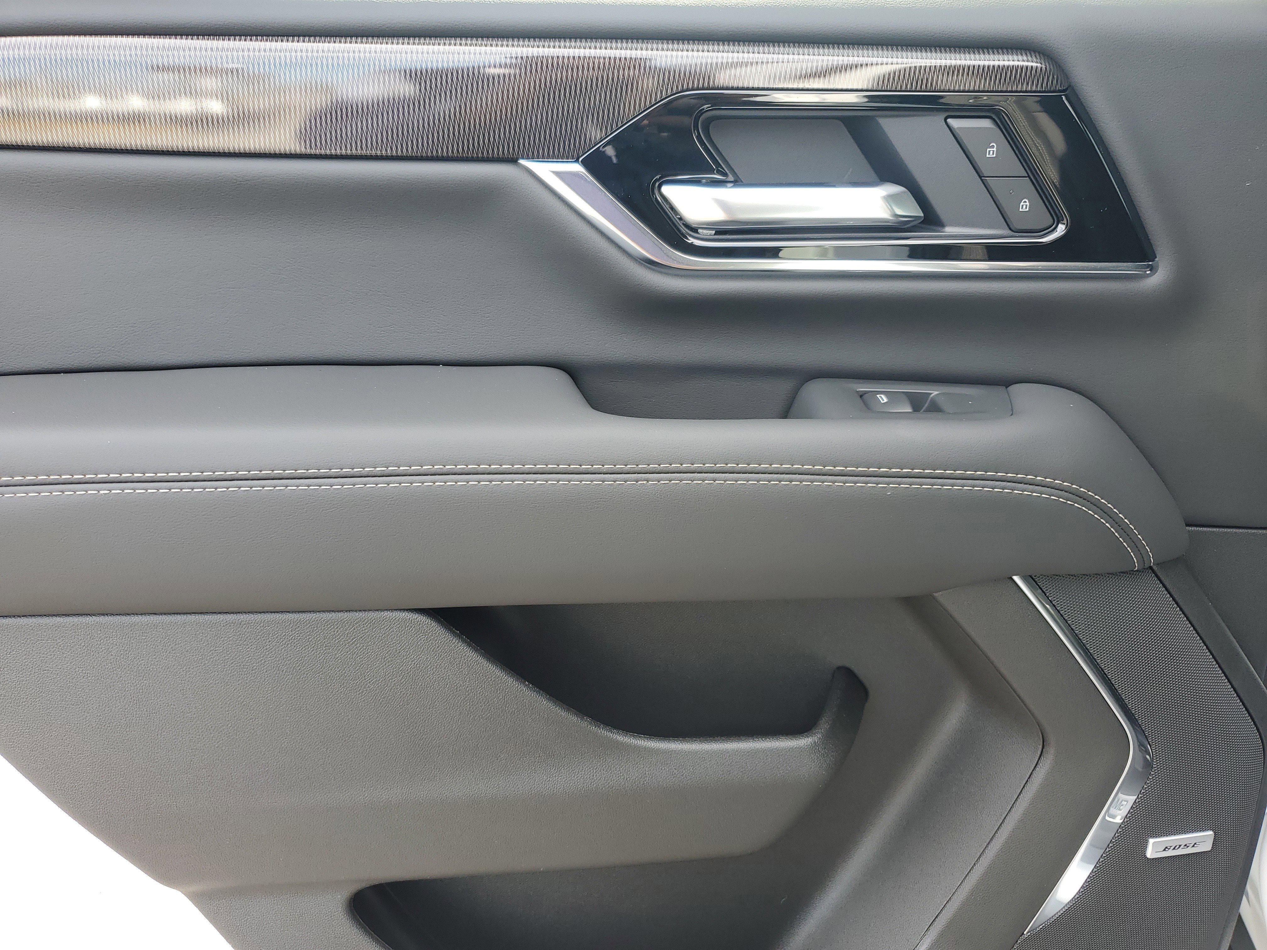 New 2026 GMC Yukon Elevation image 12