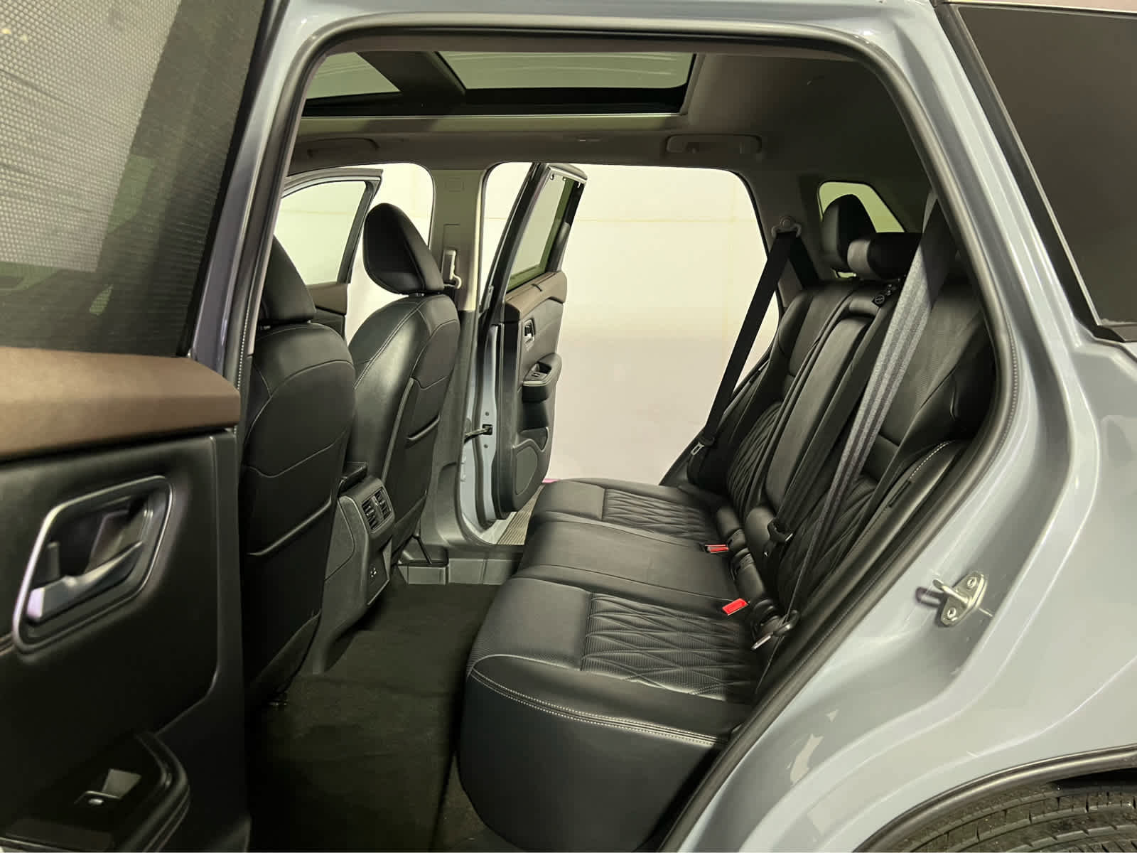 Used 2023 Nissan Rogue Platinum image 24