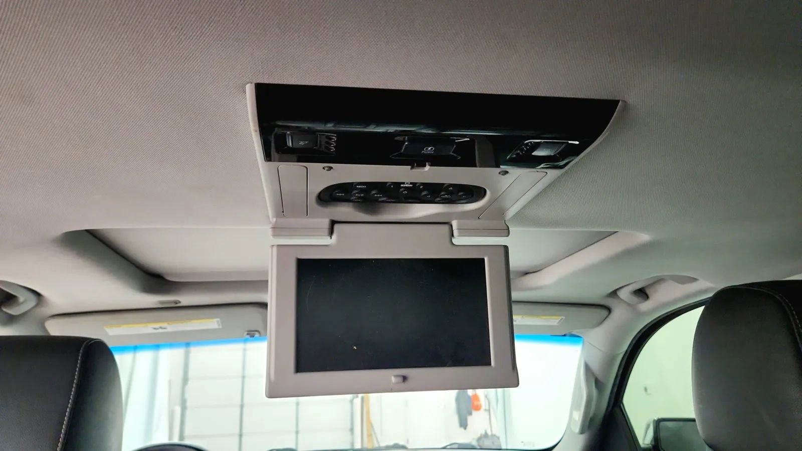 Used 2015 Chevrolet Suburban LTZ image 34