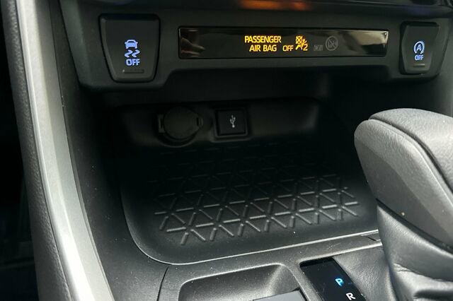 Used 2022 Toyota RAV4 XLE image 41