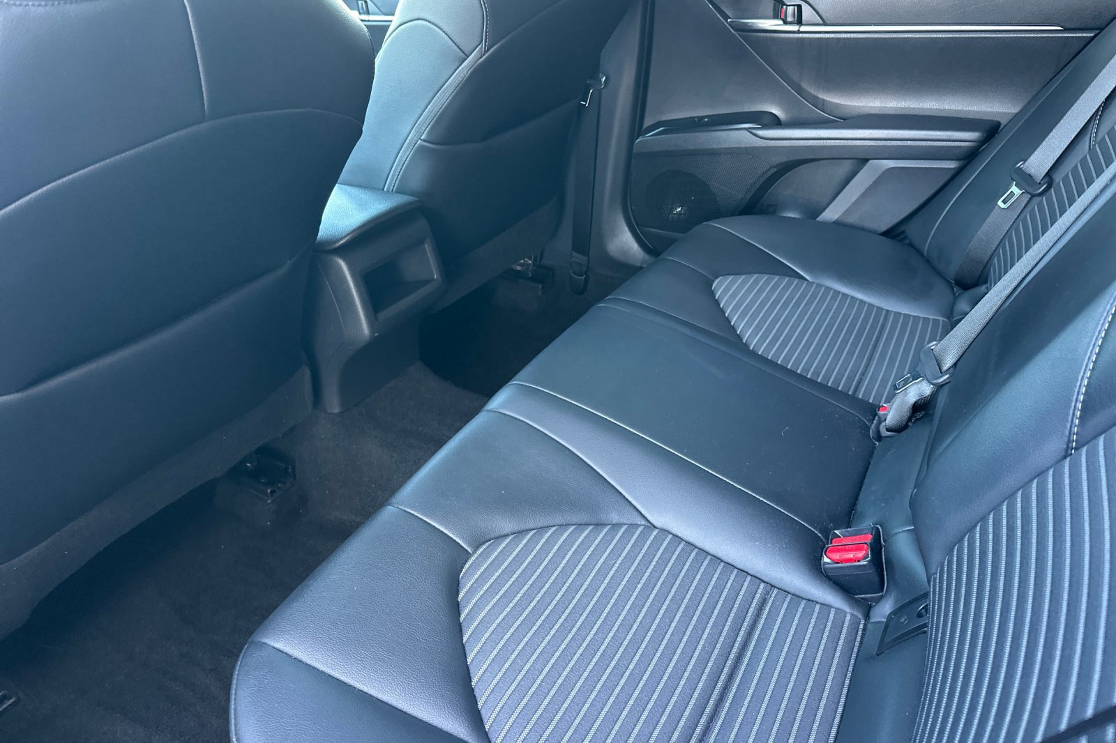Certified 2020 Toyota Camry SE w/ Carpet Mat Package image 12