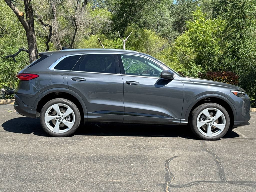 Certified 2025 Audi Q5 Premium w/ Premium Plus AWD/4WD image 4
