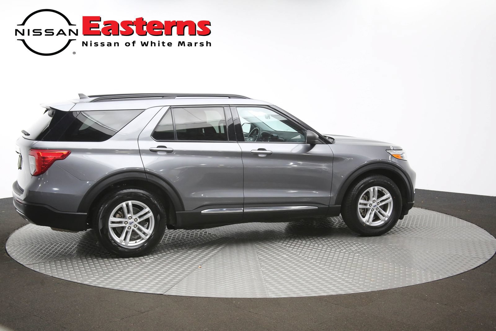 Used 2023 Ford Explorer XLT w/ Equipment Group 202A RWD image 43