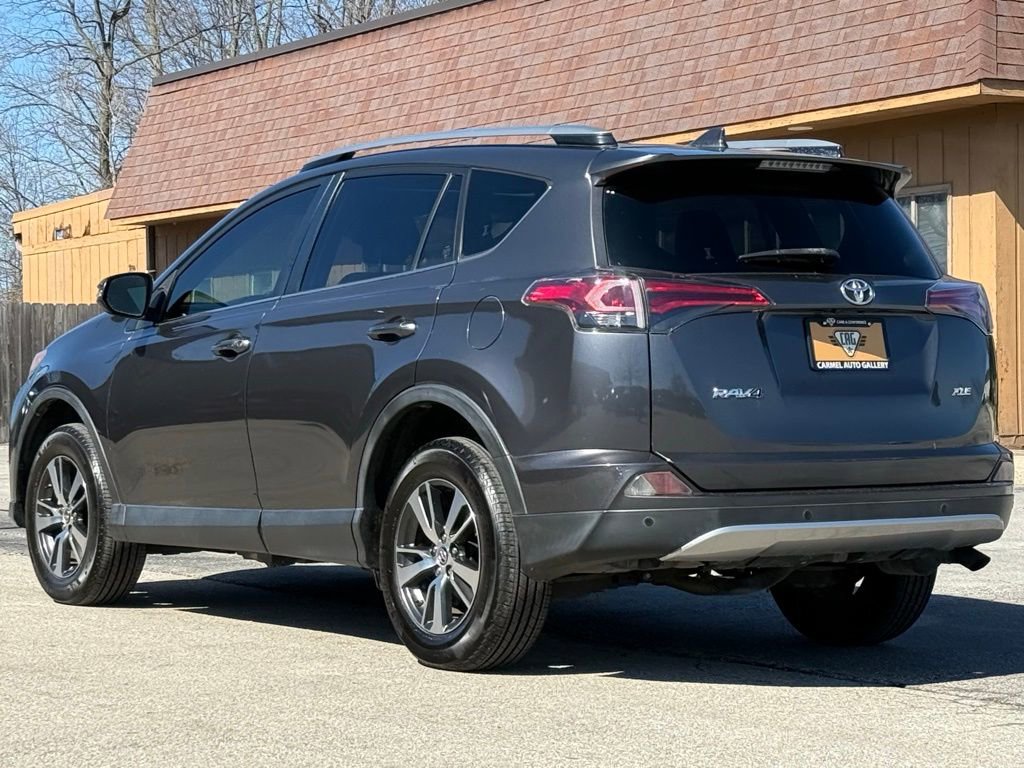 Used 2018 Toyota RAV4 XLE FWD image 3