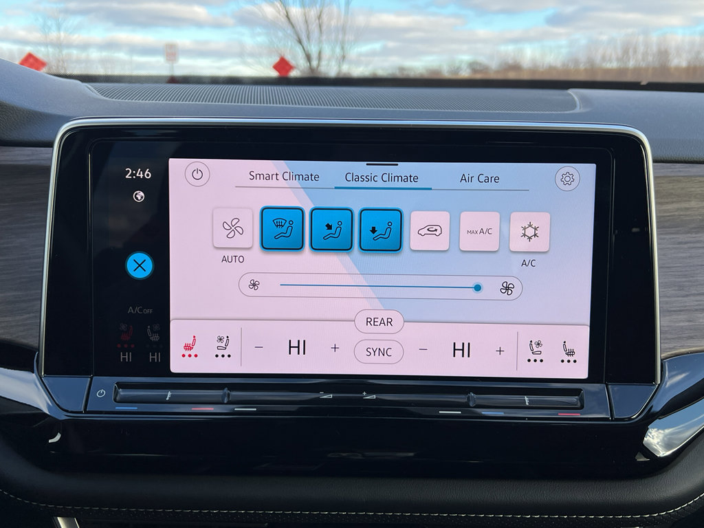 Used 2024 Volkswagen Atlas SEL Premium R-Line image 25