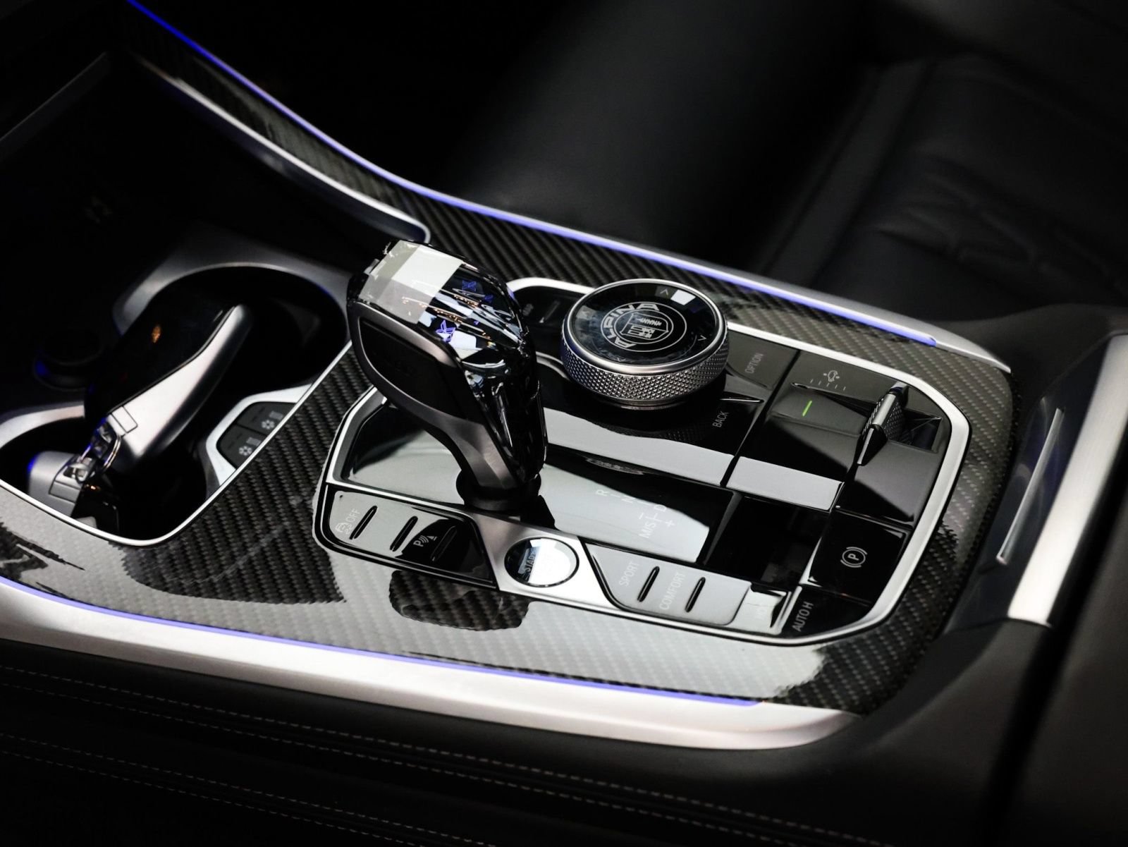 Used 2024 BMW ALPINA XB7 AWD/4WD image 40