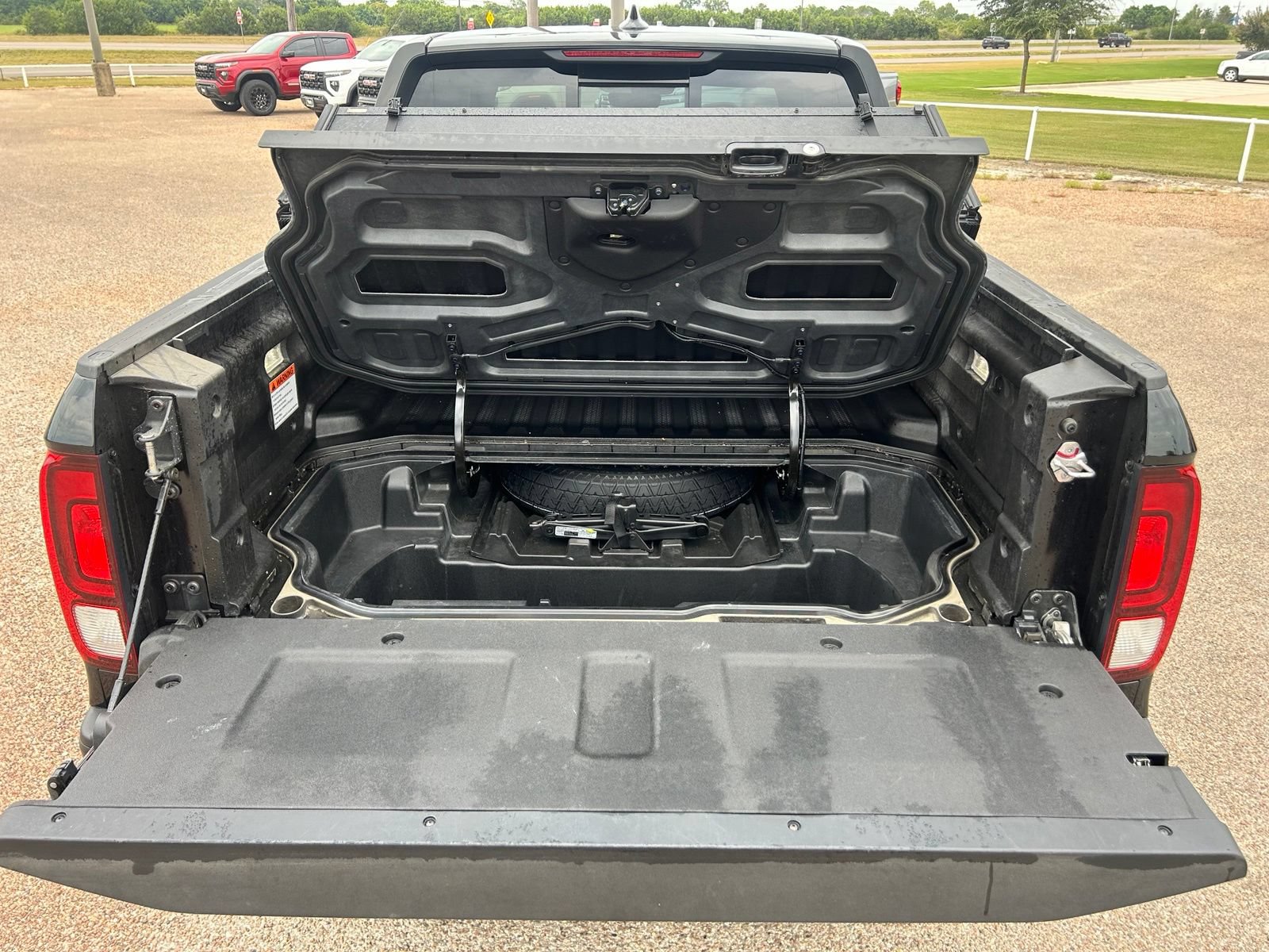 Used 2025 Honda Ridgeline Black Edition image 18