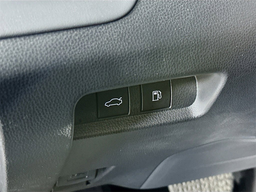 Used 2023 Toyota Crown XLE image 13