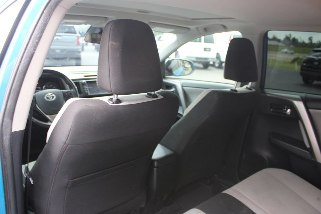 Used 2018 Toyota RAV4 XLE AWD/4WD image 26