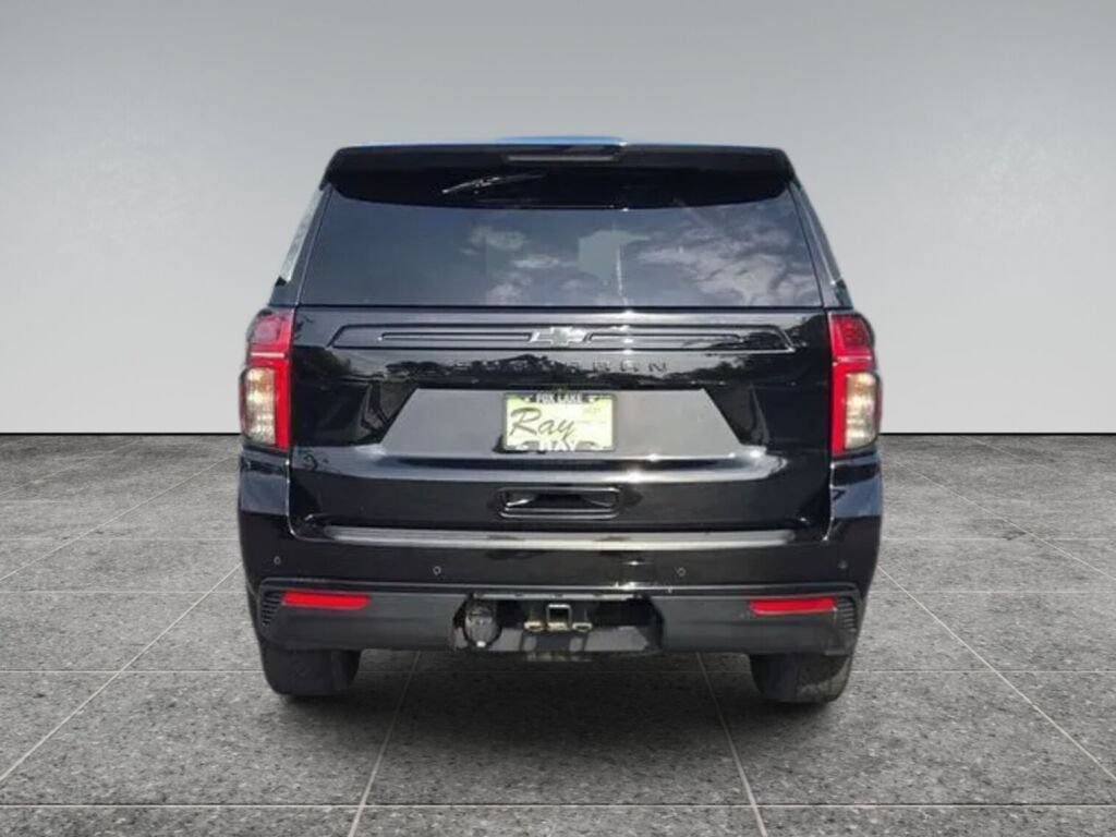 Used 2023 Chevrolet Suburban Z71 w/ Luxury Package AWD/4WD image 5