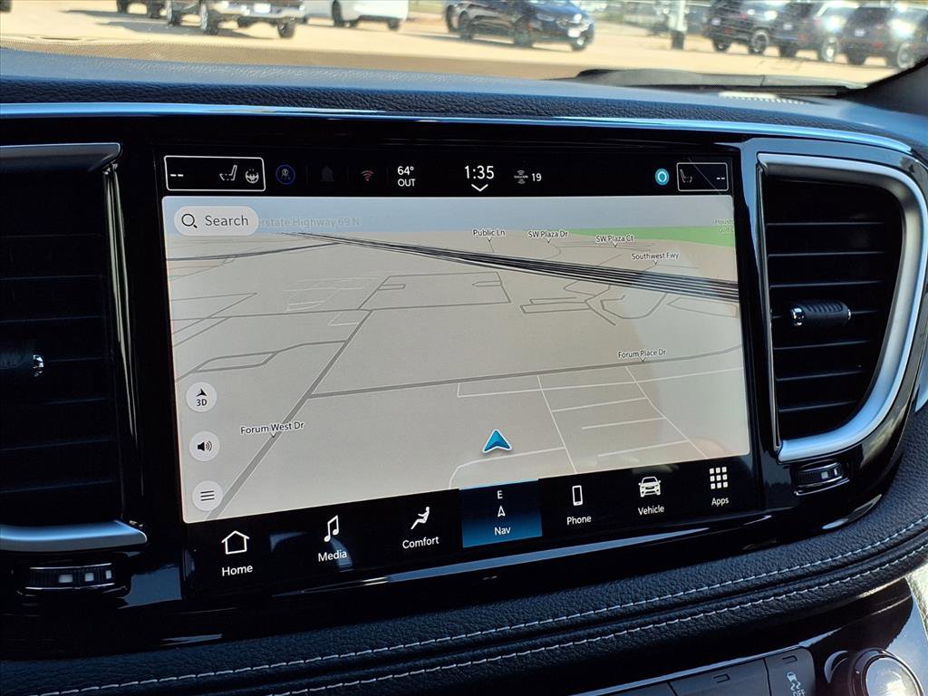 New 2026 Chrysler Pacifica Limited w/ S Appearance Package image 6