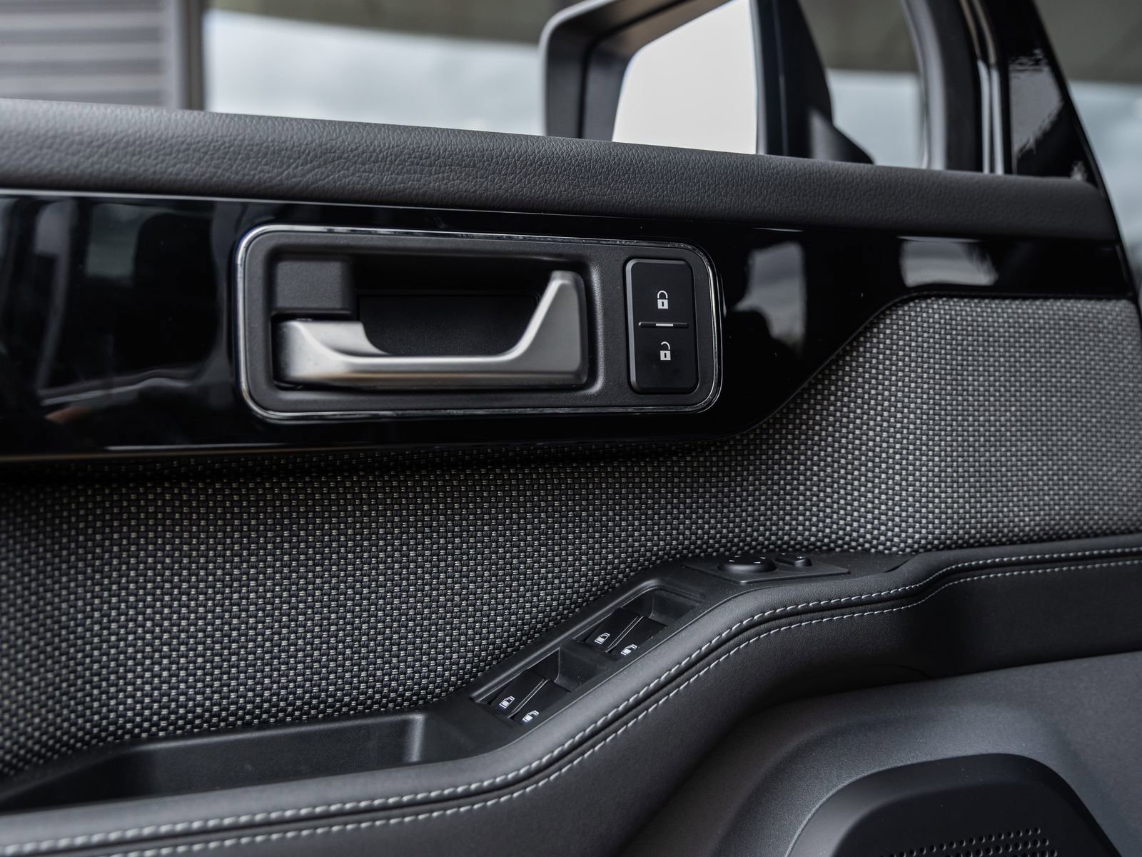 Used 2025 INEOS Grenadier image 31