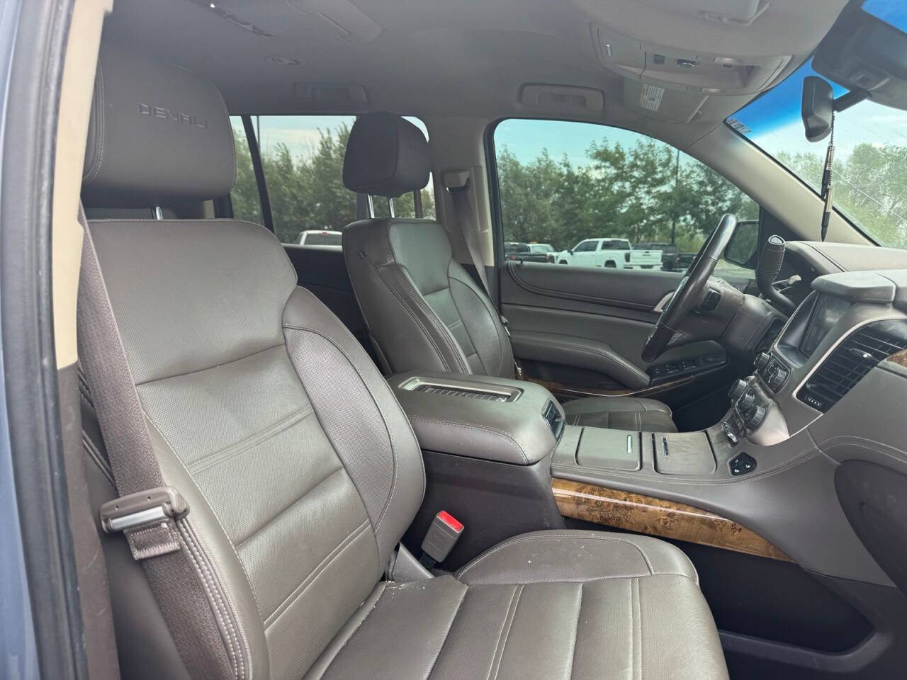 Used 2016 GMC Yukon XL Denali AWD/4WD image 16