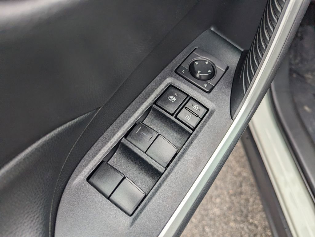 Used 2020 Toyota RAV4 LE w/ All Weather Liner Package AWD/4WD image 13