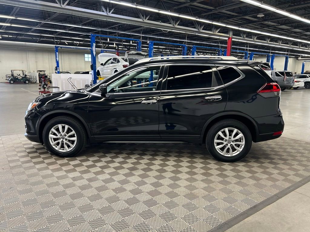 Used 2018 Nissan Rogue SV FWD image 3