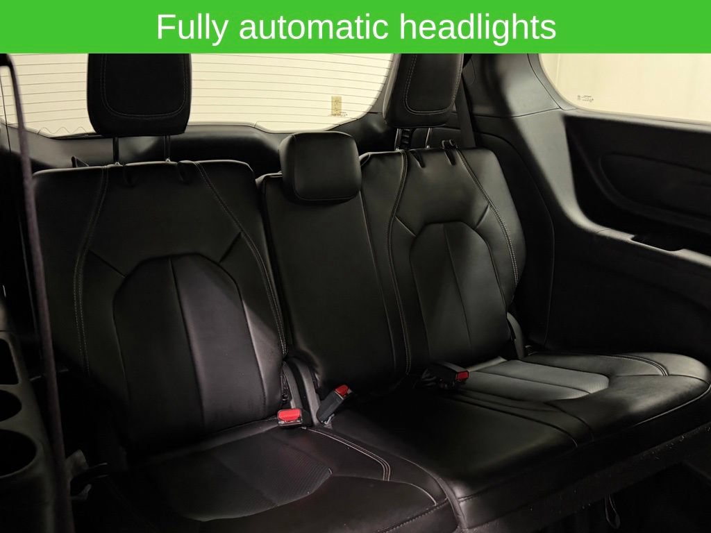 Used 2025 Chrysler Pacifica Select FWD image 21