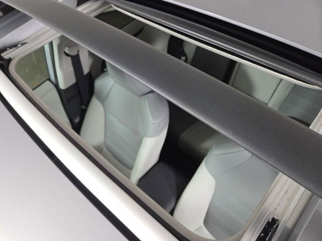 Used 2025 Toyota RAV4 Limited w/ Weather Package image 33